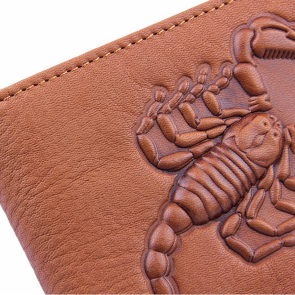 Scorpion Engraved Leather Bifold Men Wallet - Picture 6 of 8